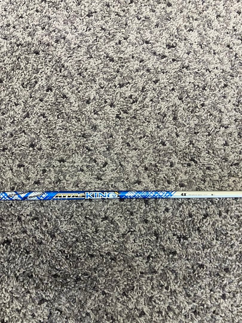 ATTAS KING 4X テーラーメイドスリーブ付き　1W用