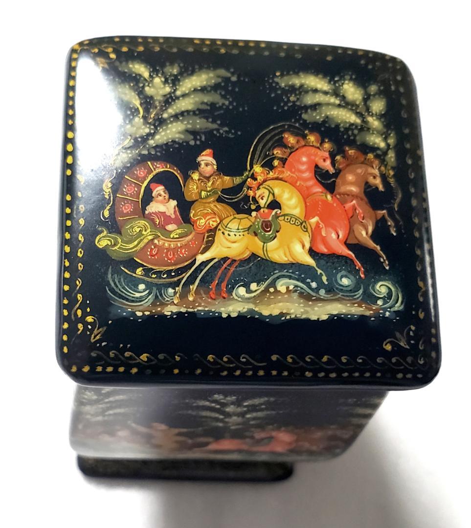 ロシア工芸品　細密画　ムステラ　四角の小箱　箱無し