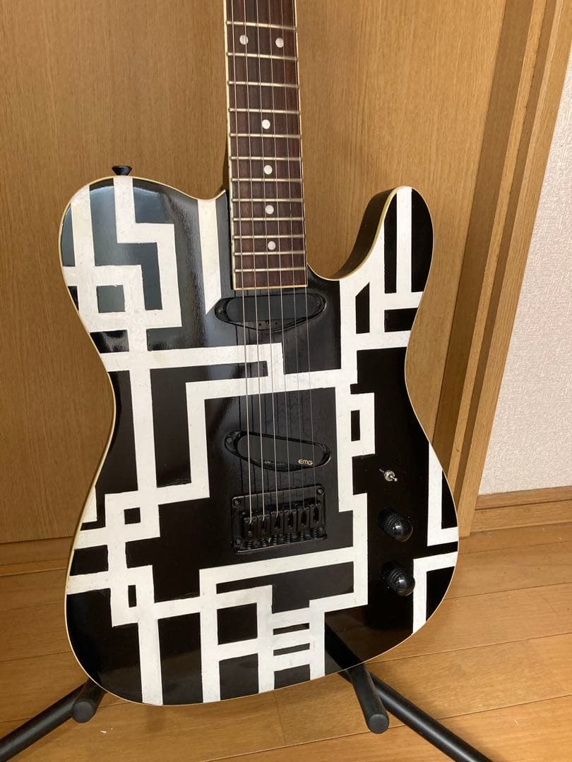 松浦商品。　　布袋寅泰モデル風、幾何学模様 　自作ペイト