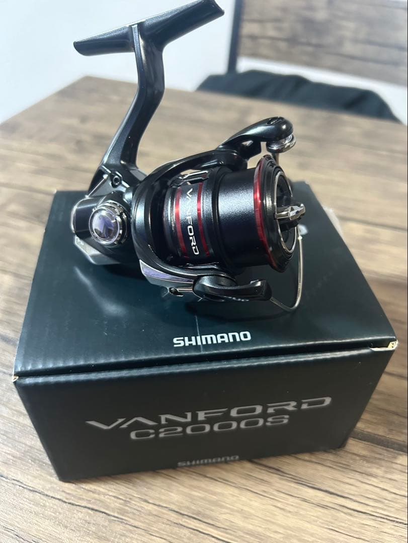 シマノ　20 ヴァンフォードC2000S スピニングリール