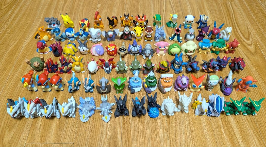 ポケモン　ソフビ　86体まとめ売り（ブラック・ホワイト多）