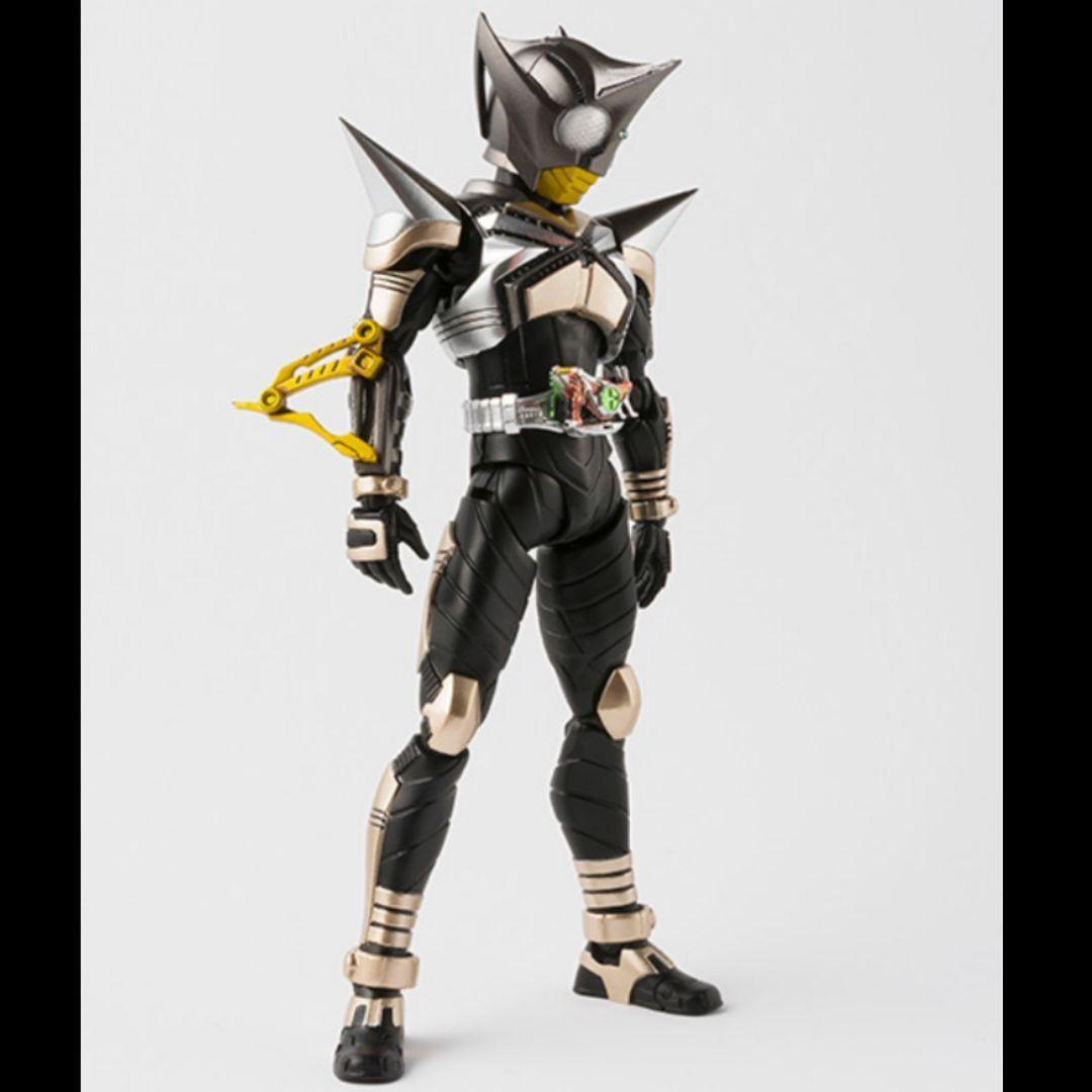 新品● S.H.フィギュアーツ 真骨彫製法 仮面ライダーパンチホッパー 輸送箱有