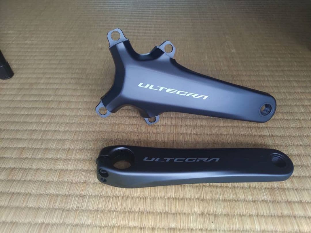FC-R8100 クランクアームのみ 165mm