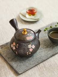 桜模様の黒色陶器ティーポット