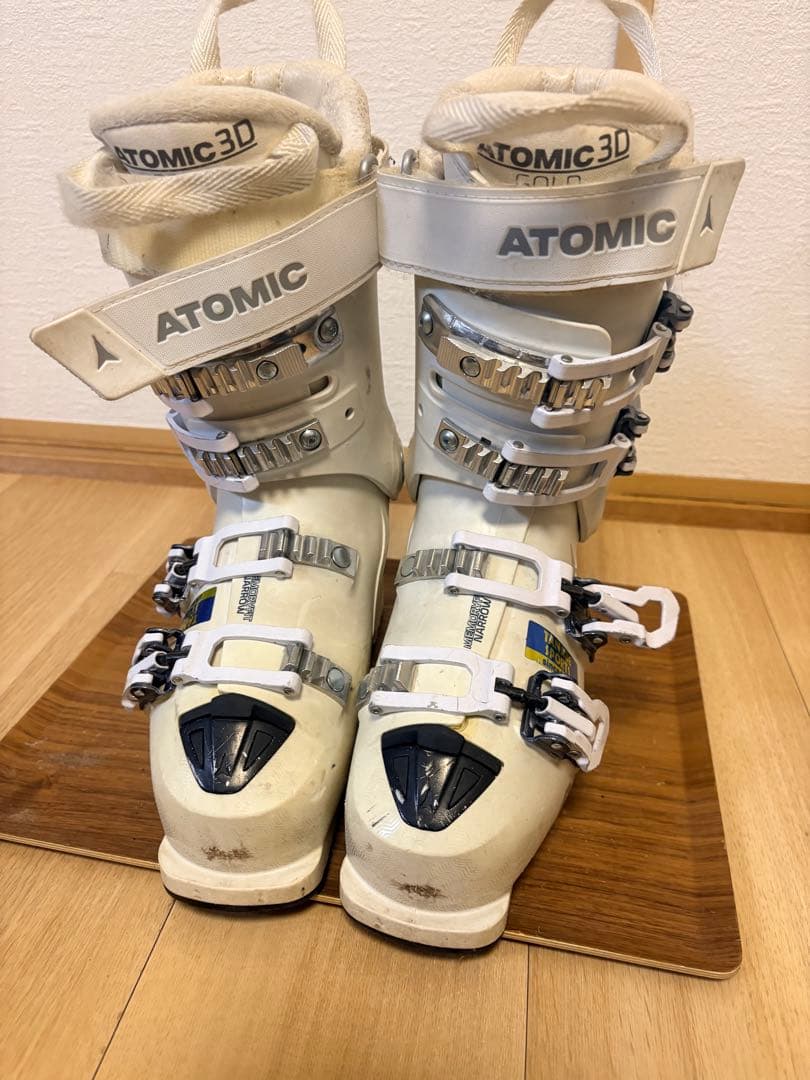 中級上級モデル　ATOMIC Hawx 95 Ultra 女性用スキーブーツ