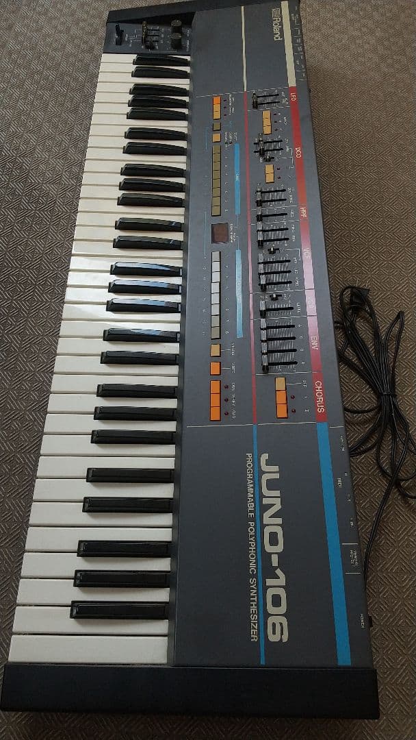 鍵盤楽器 Roland JUNO-106