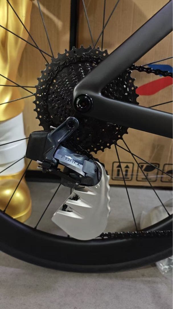 中華製 カーボンエアロフレーム Colnago系・Y1RS風デザイン