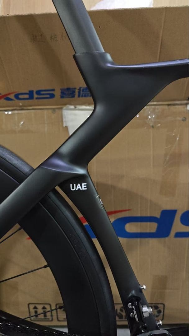 中華製 カーボンエアロフレーム Colnago系・Y1RS風デザイン