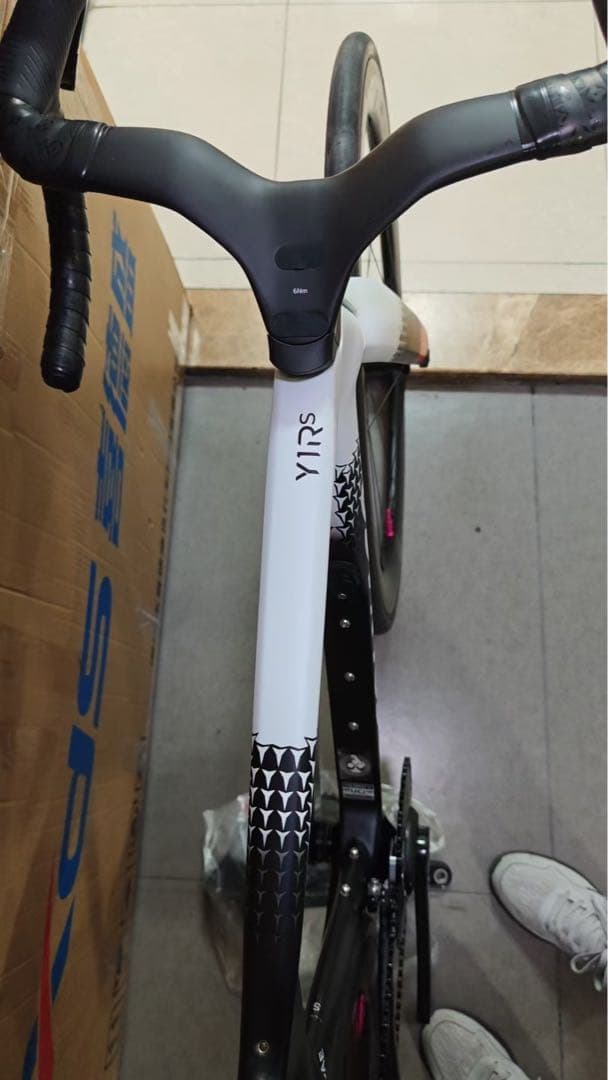 中華製 カーボンエアロフレーム Colnago系・Y1RS風デザイン
