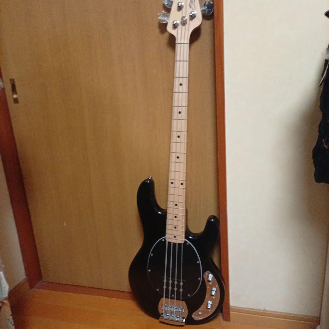 Sterling StingRay ブラックエレキベース