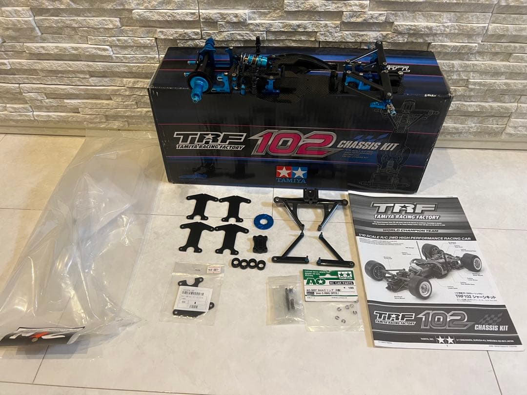 最終値下　タミヤ F1 TRF102シャーシ　 新品ボディ付き