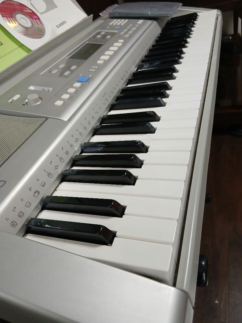 【カシオ】CTK-810 電子キーボード61鍵盤【付属品完備・Xスタンド付】