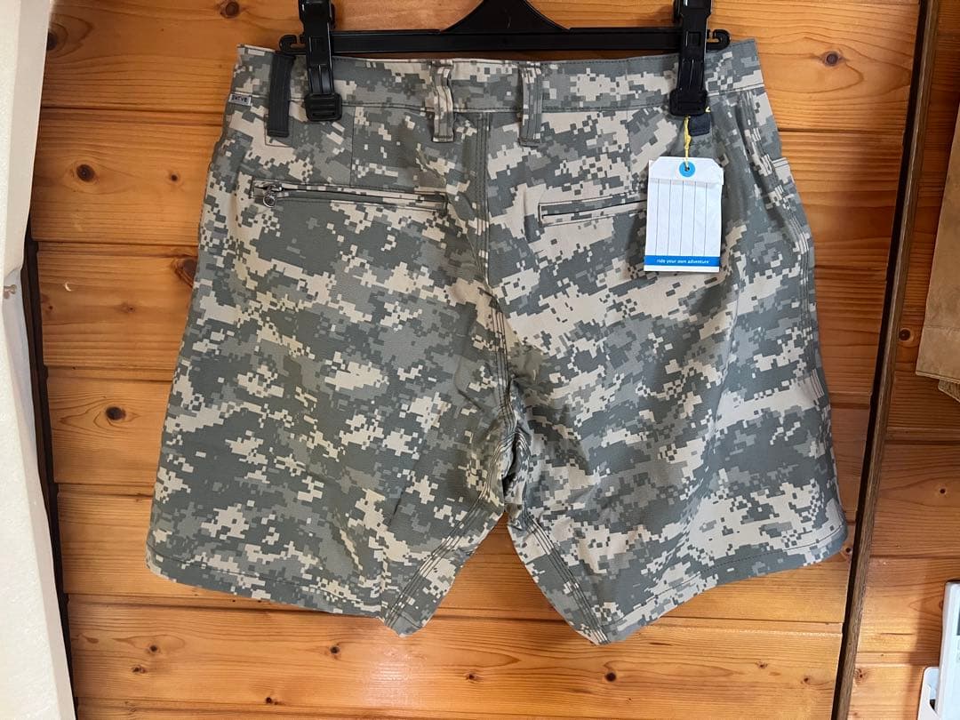 新品　swrve スワーブ　ハーフパンツ　迷彩　34