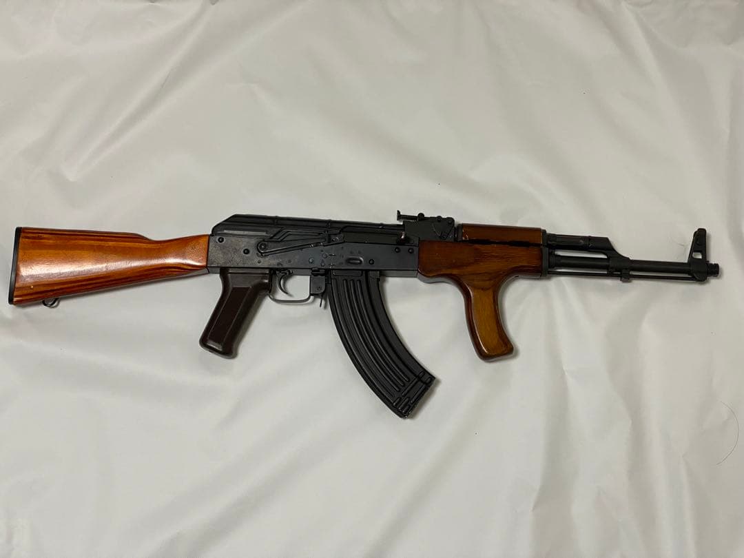 AK-47スタイル エアガン　東京マルイ　LCT
