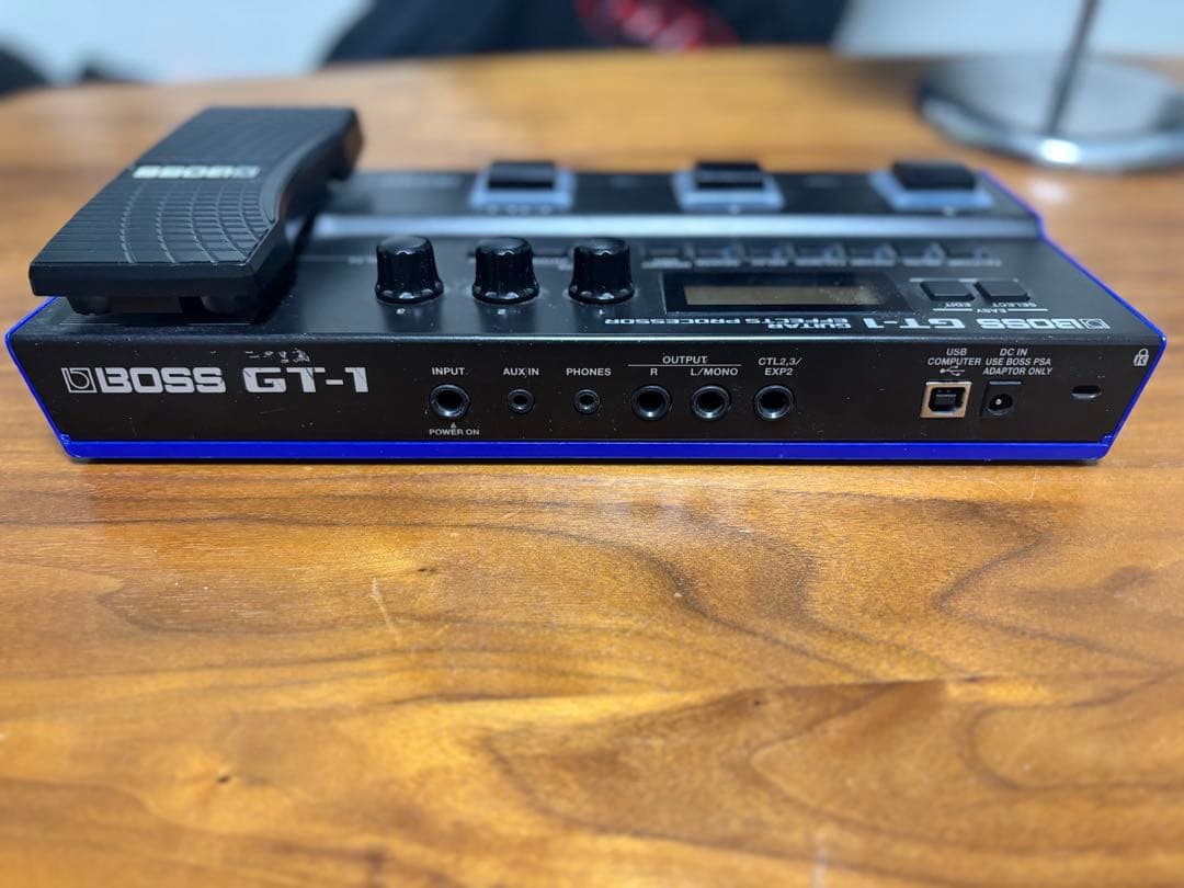 【訳あり】BOSS GT-1 電池駆動不可・アダプターなし