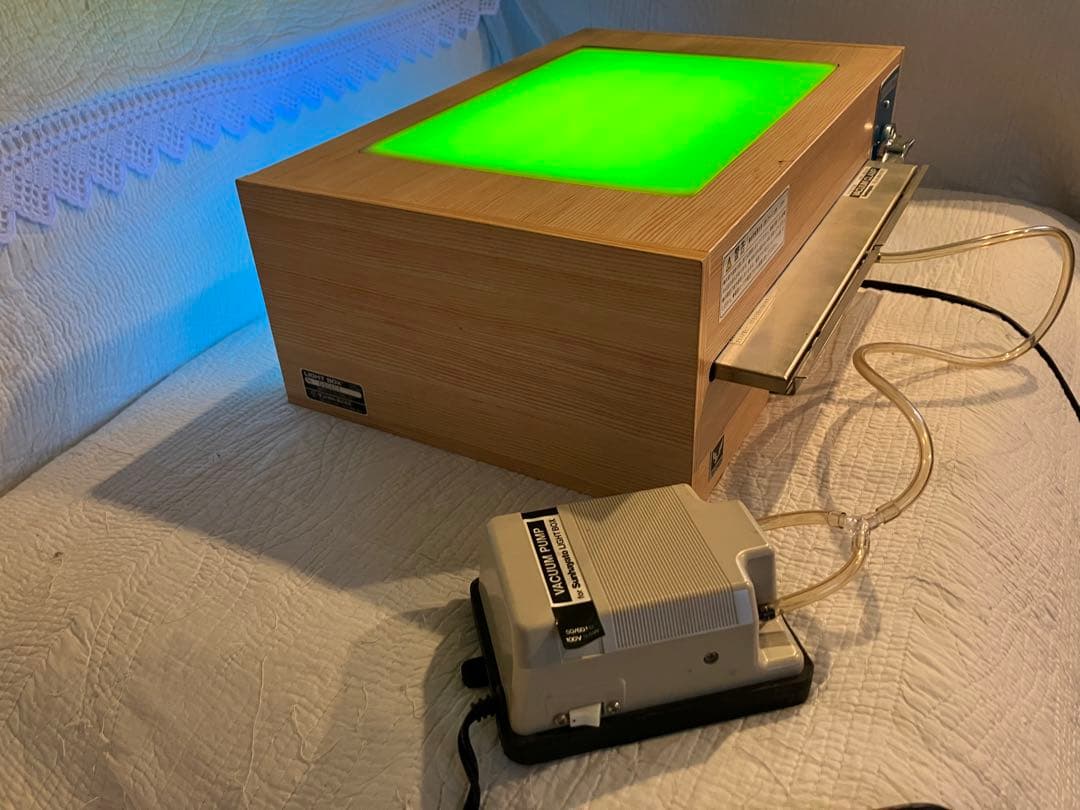 サンハヤト：基板製作用中型ライトボックス 数回のみ使用でほぼ新品