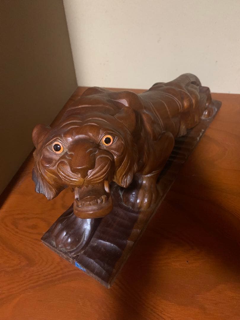 木製虎の彫刻 55cm×14cm