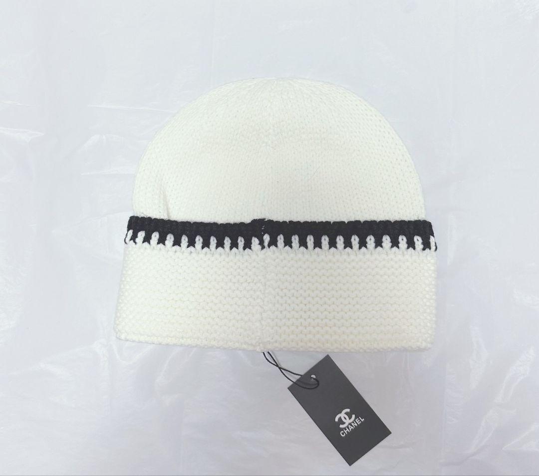 CHANEL ロゴ入りニット帽 ホワイト