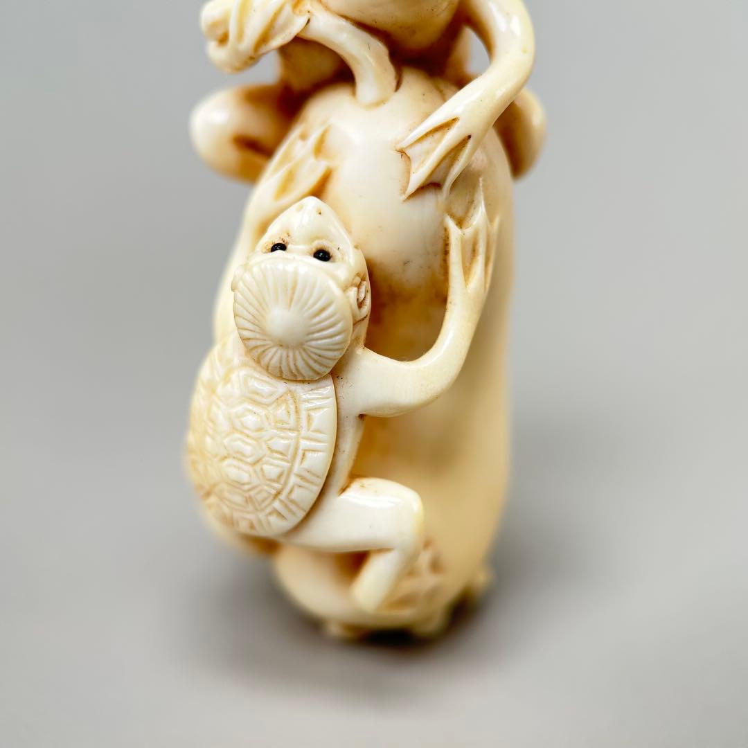 猿と亀の彫刻極上天然素材　アンティーク　骨董　飾り物　古美術　置物　細密細工