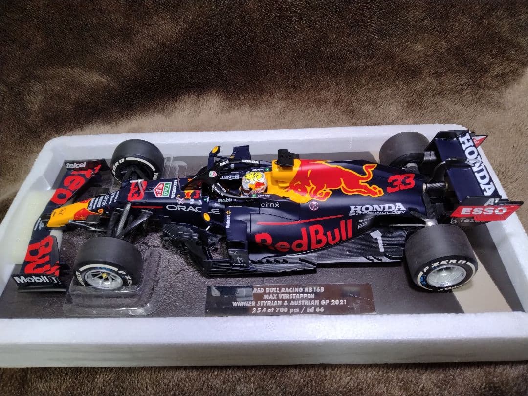 【限定モデル】ミニチャンプスF1レッドブル21年オーストリアGP優勝1/18