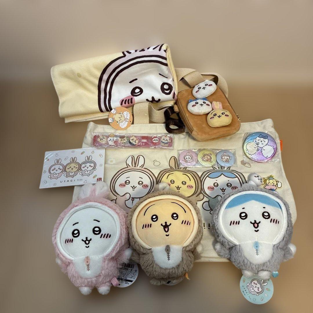 ちいかわ　2023ハッピーバッグ　うさぎ　おまけ付き　缶バッチ