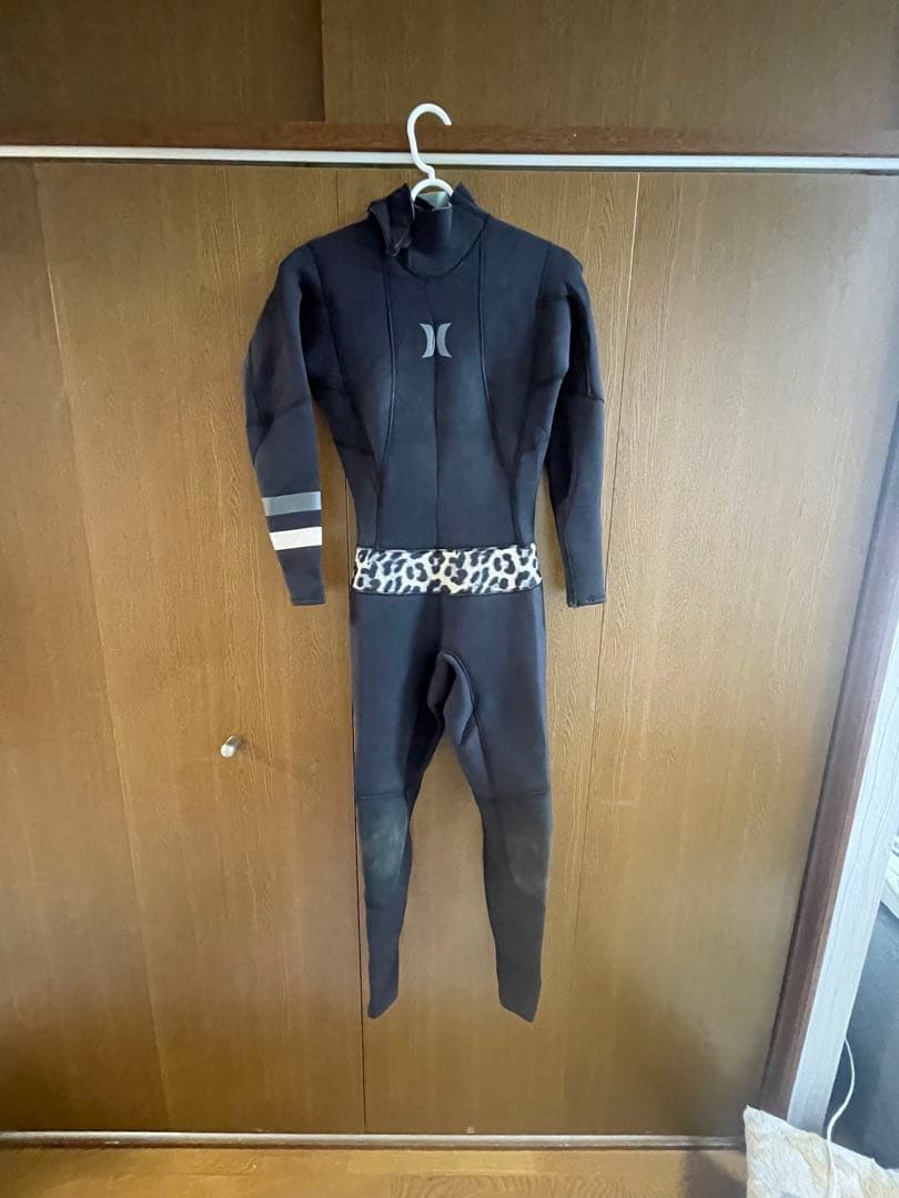 Hurley ウェットスーツ 黒 ヒョウ柄