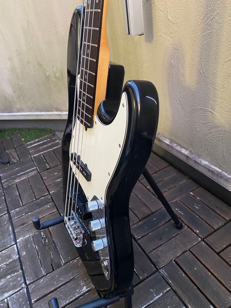 Bacchus BJB-300R(バッカス ジャズベースタイプ)