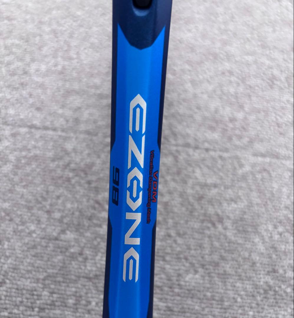 ヨネックス　テニスラケット　EZONE98