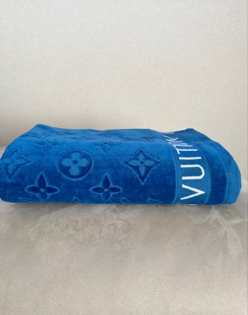 LOUIS VUITTON 青 バスタオル