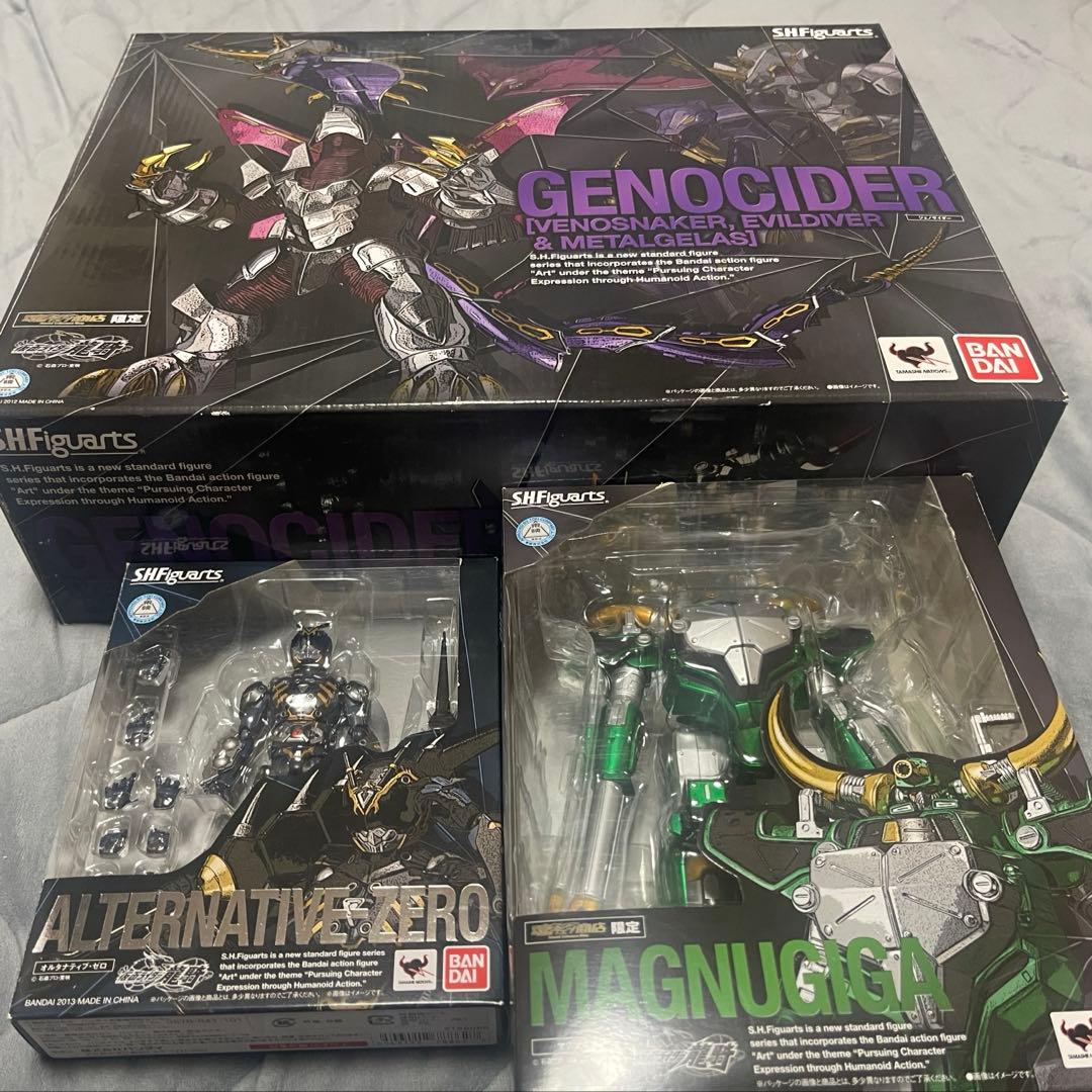 フィギュアーツ ジェノサイダー　マグナギガ　オルタナティブ（仮面ライダー龍騎）