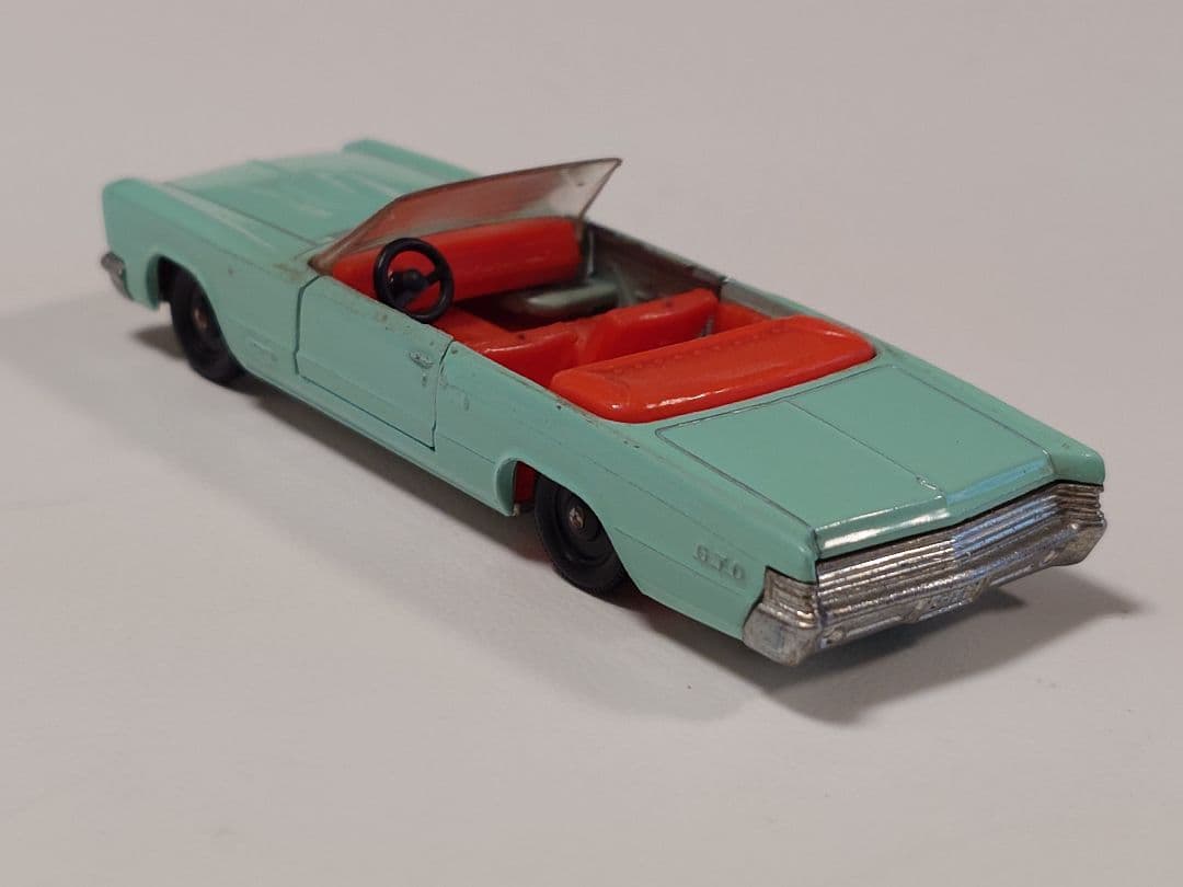 ミニカー Siku V 277 Pontiac