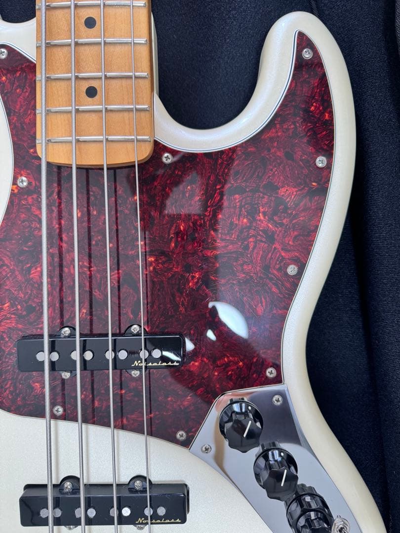 ベース Fender Player Plus Jazz Bass