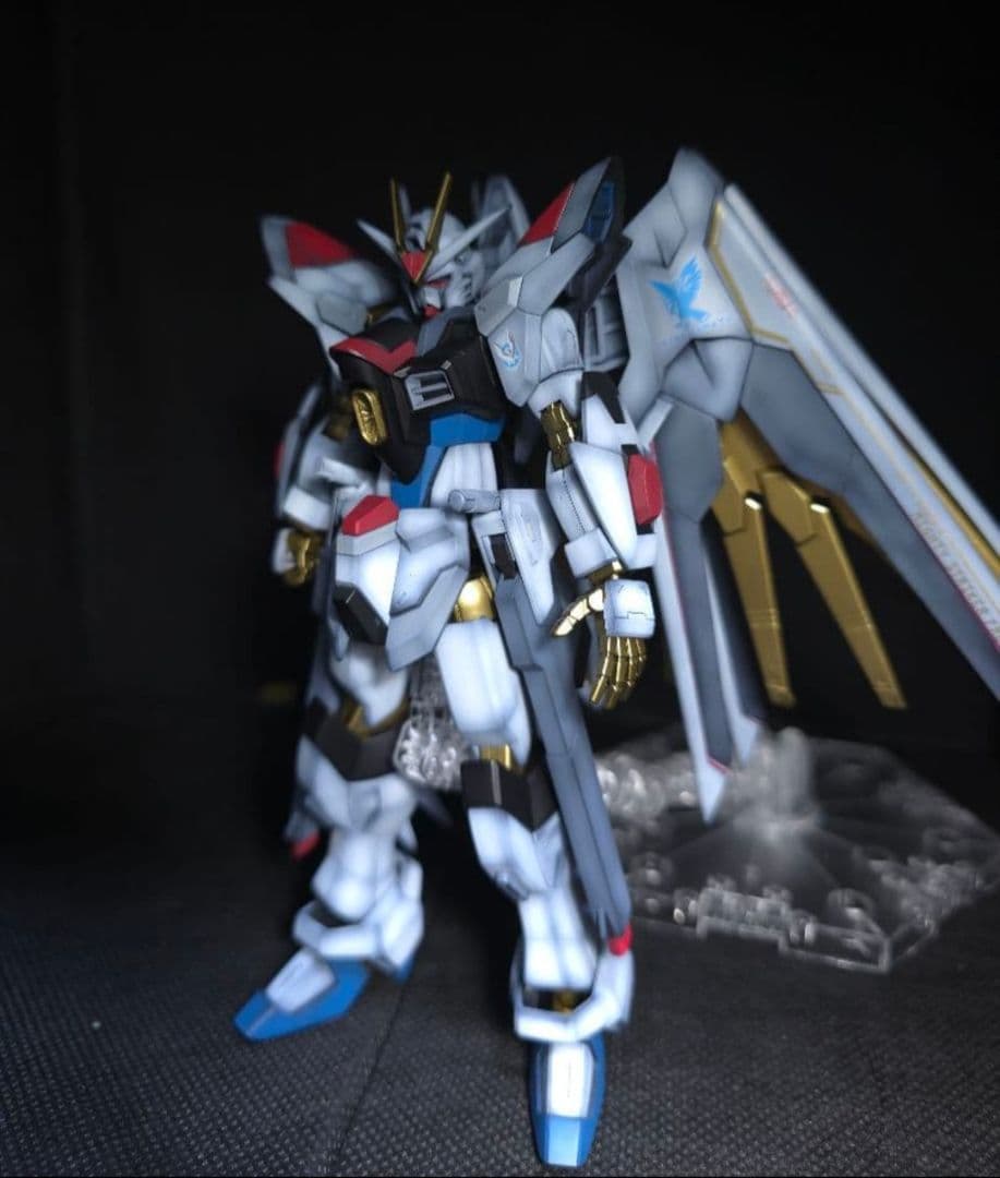 HG　マイティーストライクフリーダムガンダム　塗装完成品