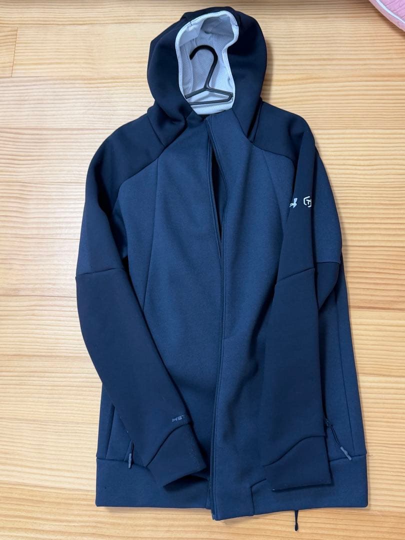 UNDER ARMOR上下