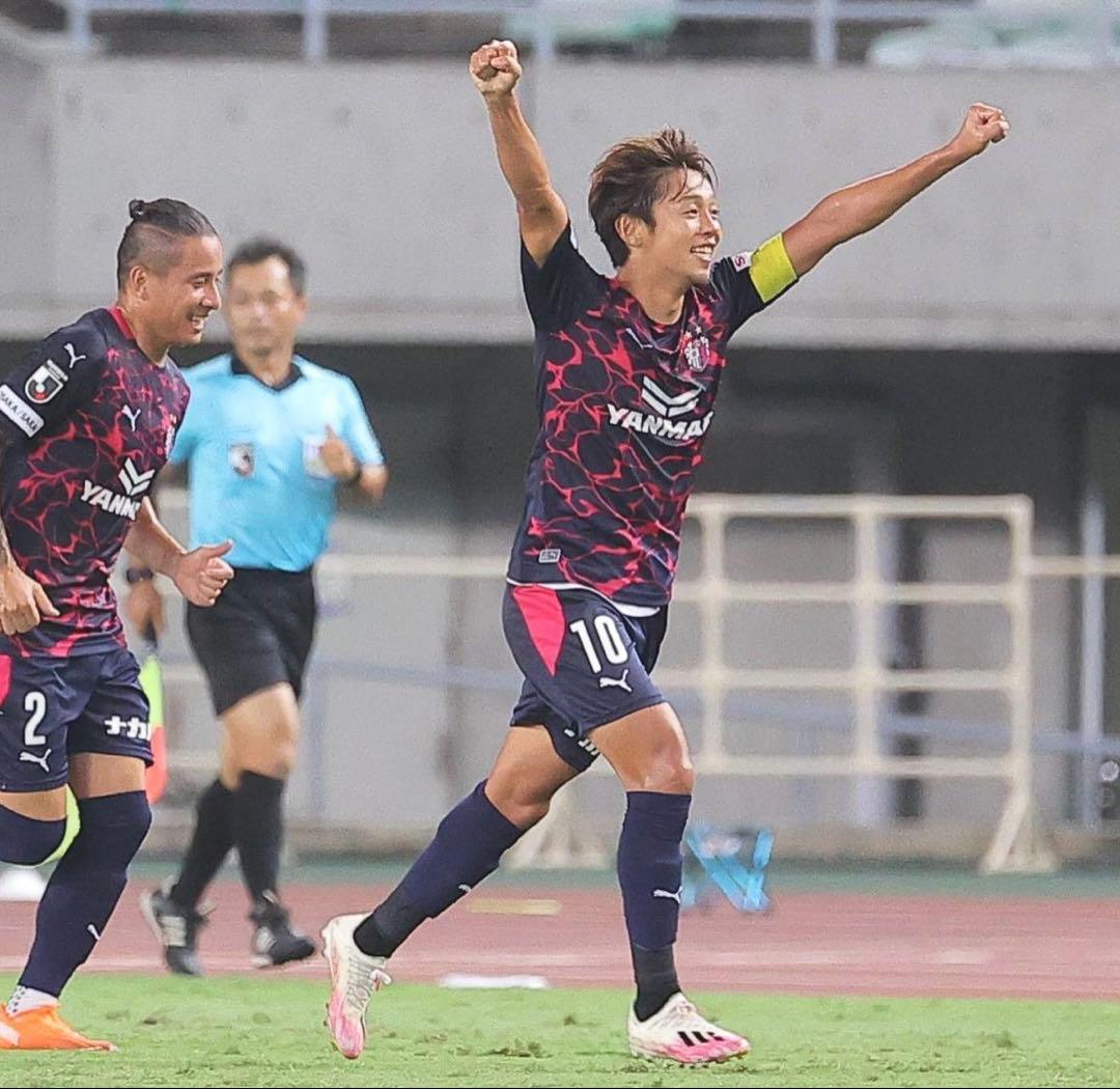 ♦︎新品サイン入り♦︎10清武Lサイズセレッソ大阪リミテッドユニフォーム