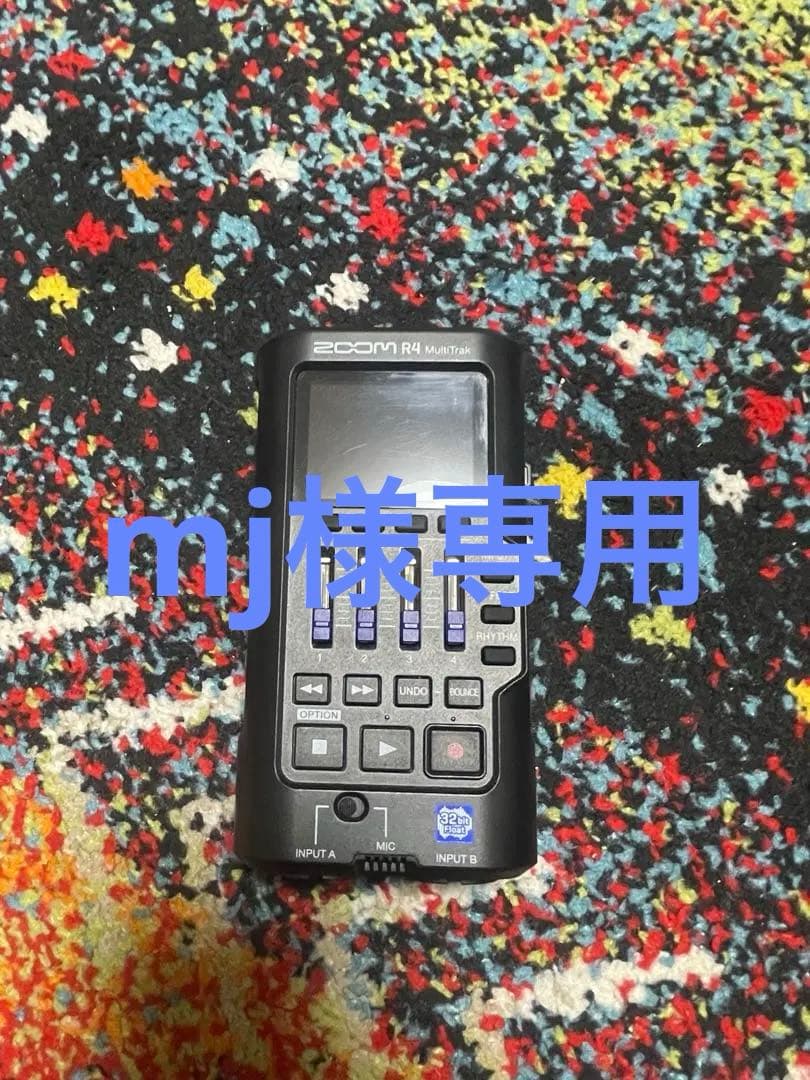 Zoom R4 マルチトラックレコーダー　ケース付き箱無し