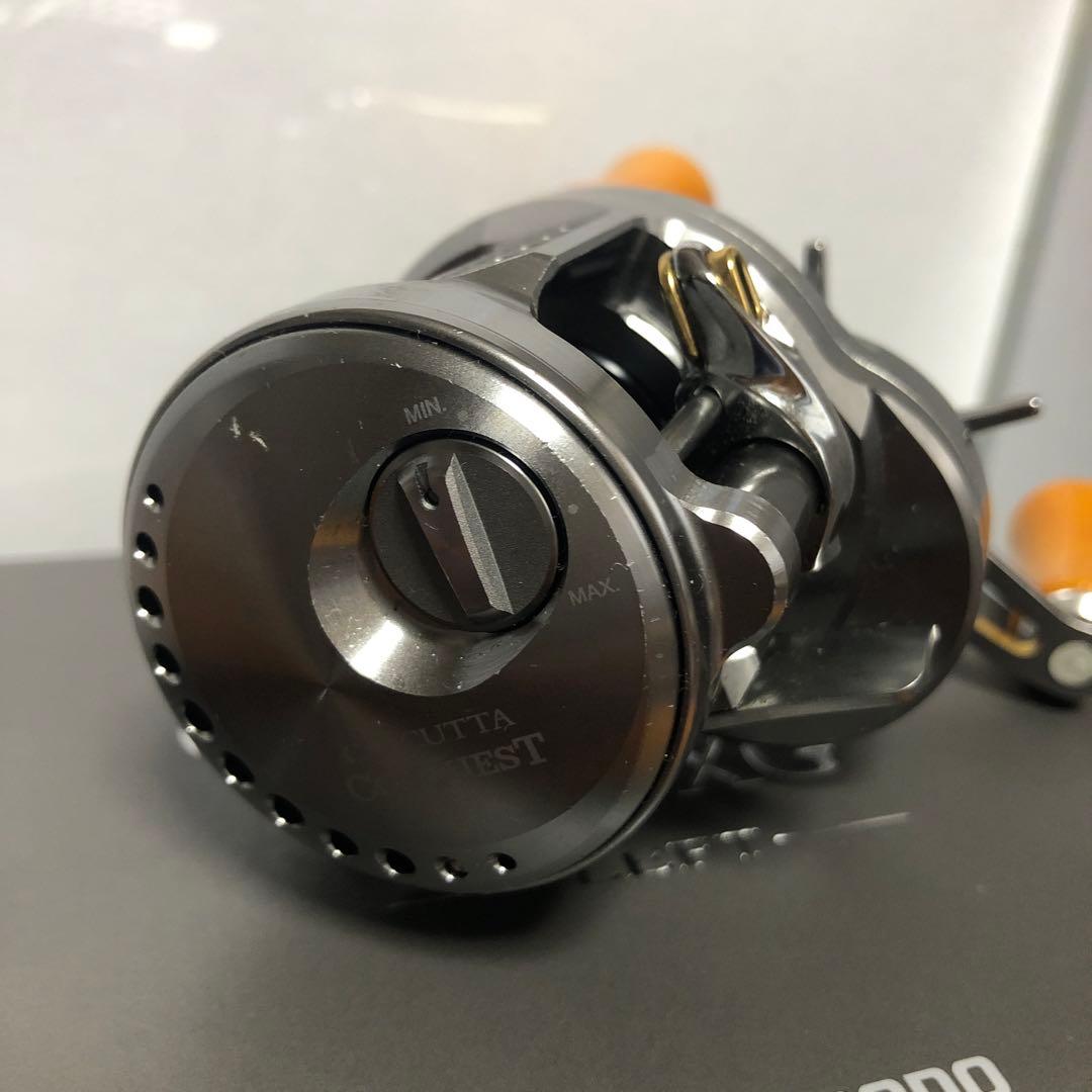 【シマノ 23 カルカッタ コンクエスト BFS XG　左　ウッドノブ交換済】