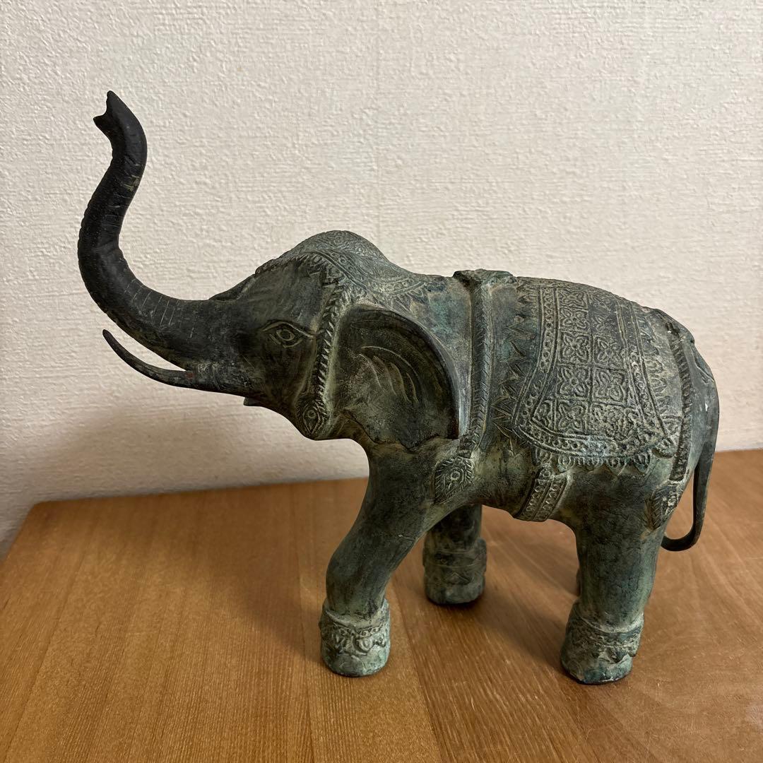 象の置物　青銅