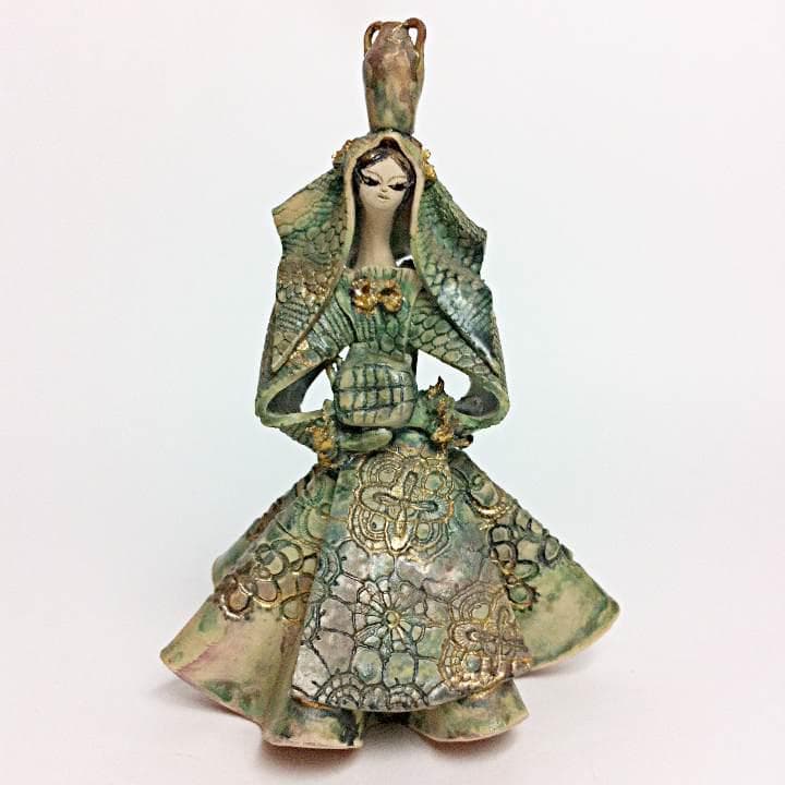 アンティーク 陶器の人形　骨董　西洋陶磁　　作家　骨董品
