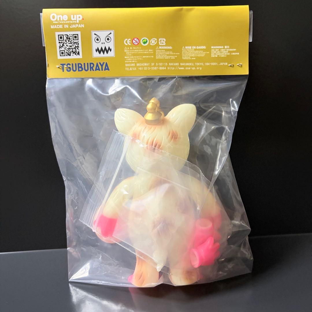 ランペイジトイズ x One up. 快獣ブースカ 蓄光 蛍光ピンク ソフビ