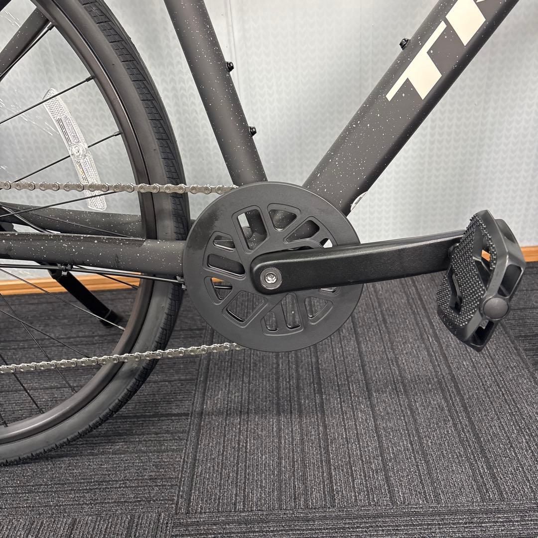 TREK クロスバイク マットブラック FX2新車。1月末迄出品！