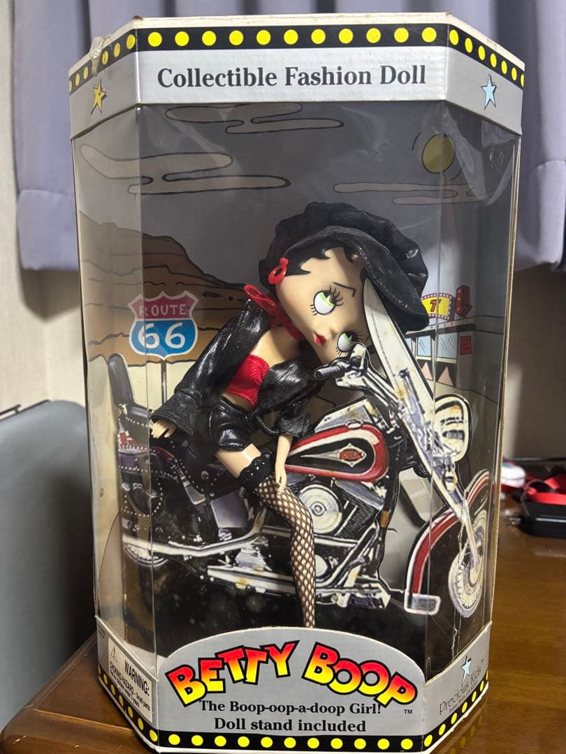 値下げ【激レア　USJ開演前招待で購入】ベティ・ブープ BETTY BOOP