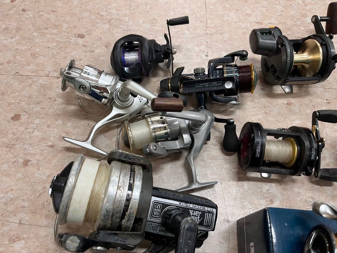 16個ジャンクリール　SHIMANO DAIWA などまとめ売り