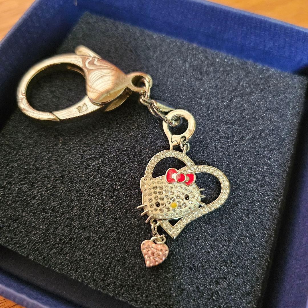 HELLO KITTY　スワロフスキー　キーホルダー　新品未使用