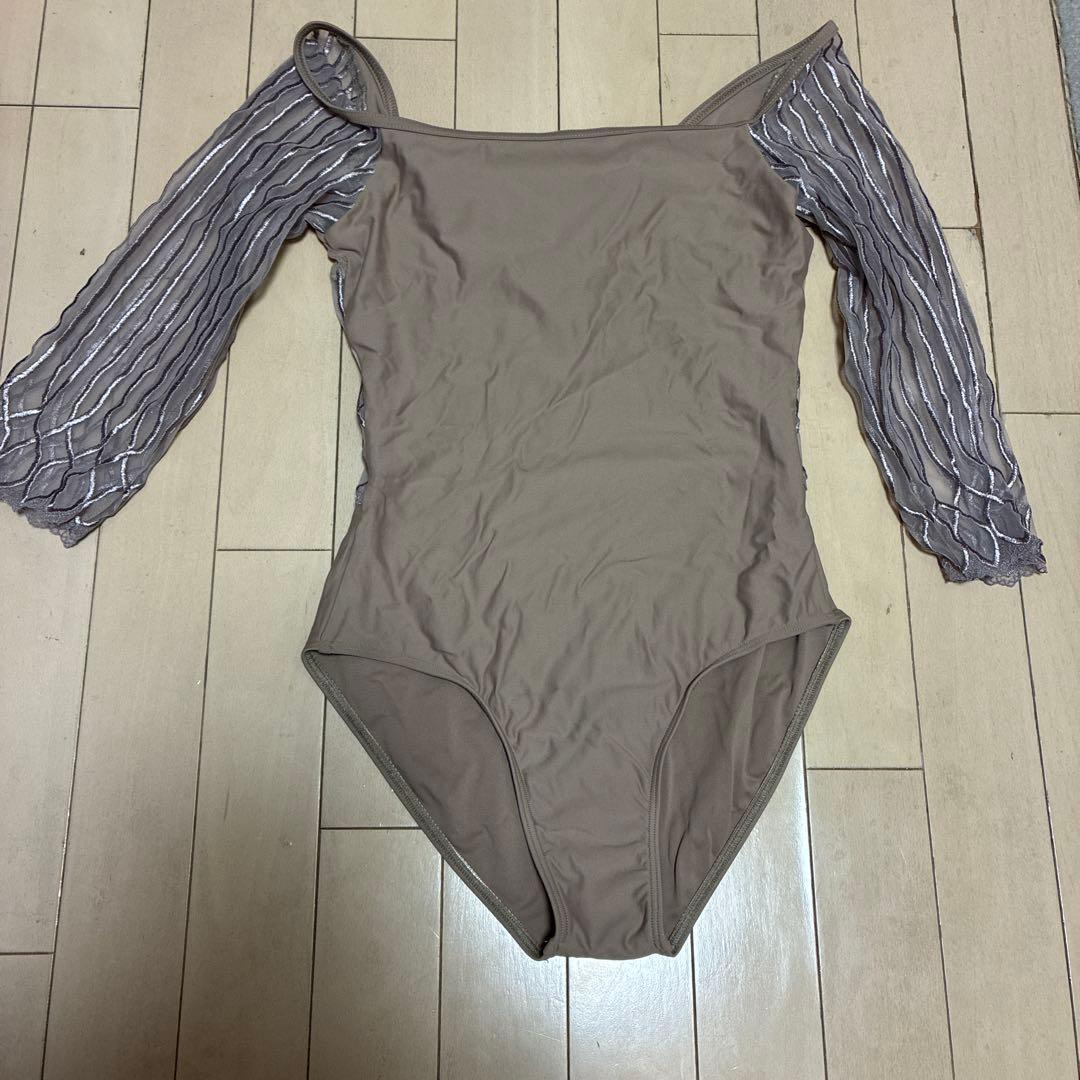 Wear Moi ベージュ 袖付きレオタード
