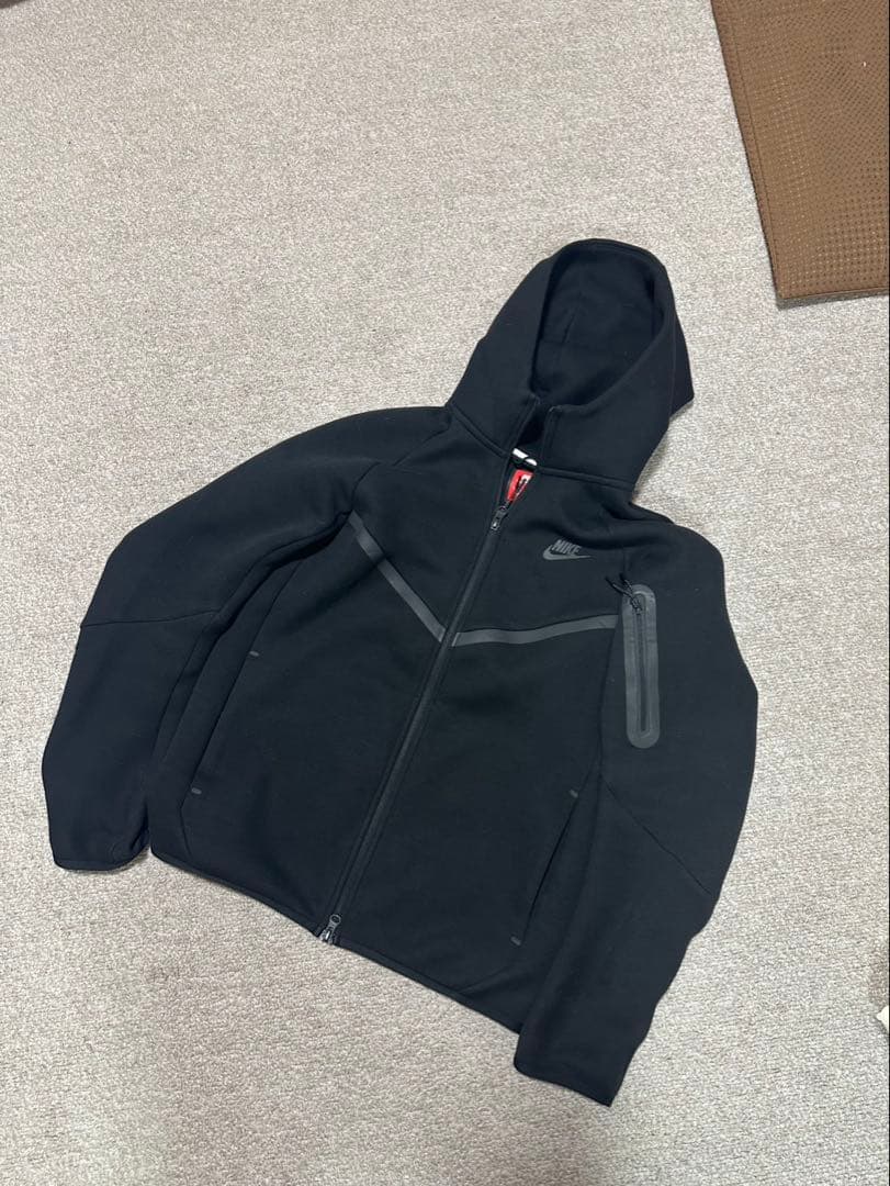 nike テックフリース　sサイズ
