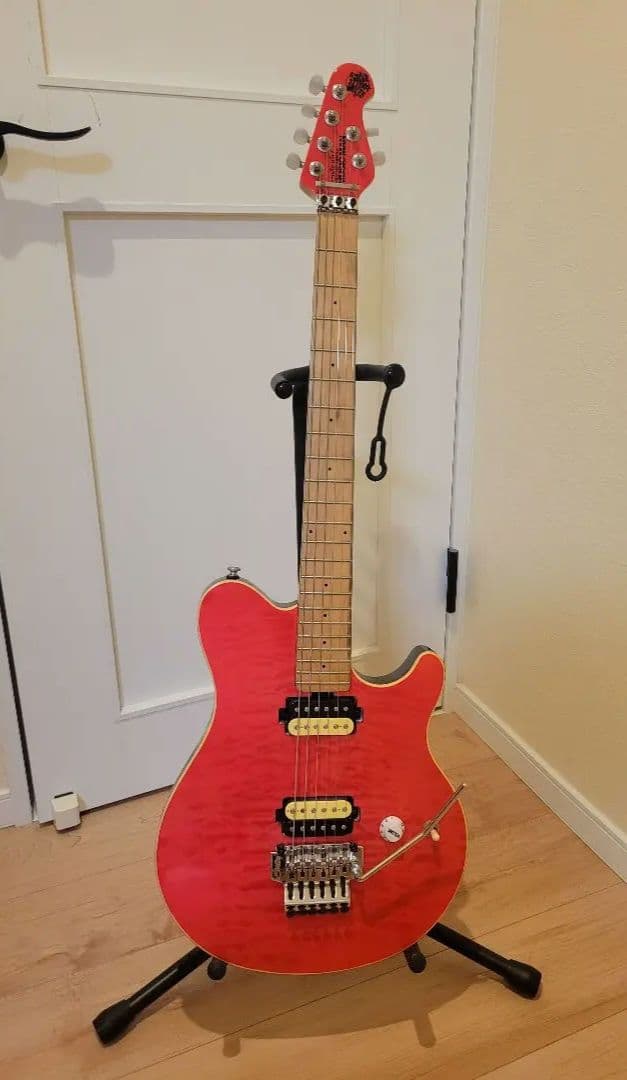 Sterling by MUSICMAN　AX40 ピンク塗装　ミュージックマン