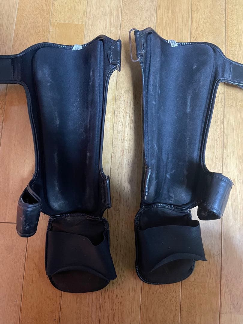 使い古されたTWINS レガース