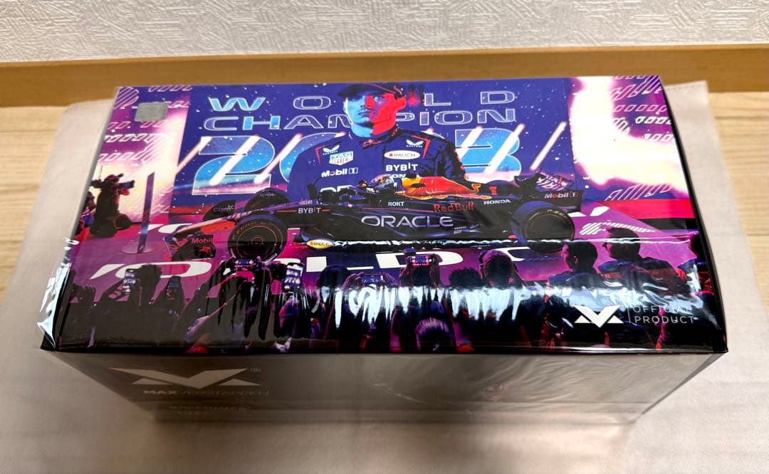 【新品未開封】ミニチャンプス RedBull RB19 1/18 モデルカー