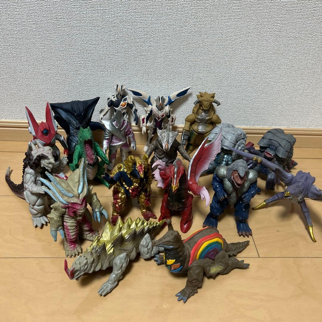 ウルトラマンティガ怪獣ソフビ　18体セット